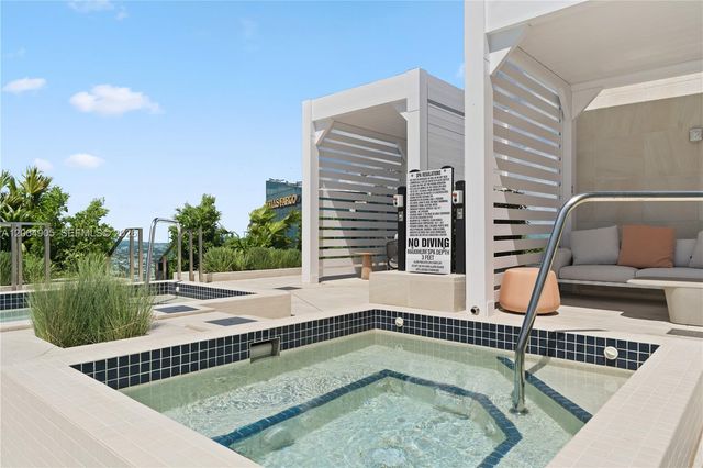 300 Biscayne Blvd Way 3507, Miami, FL 33131