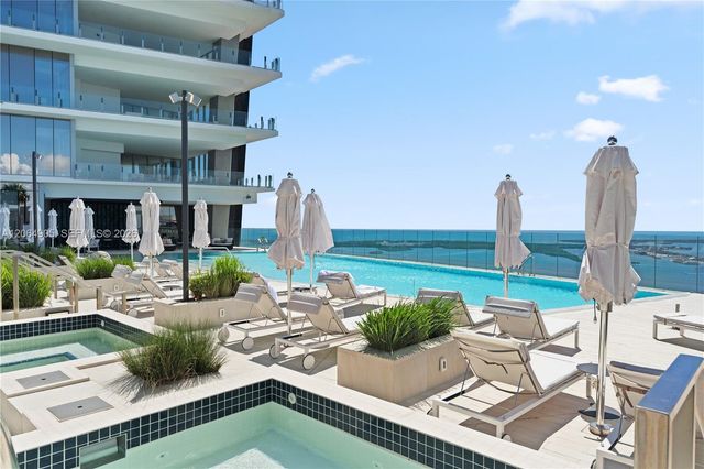 300 Biscayne Blvd Way 3507, Miami, FL 33131