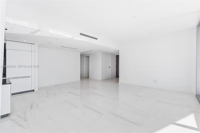 300 Biscayne Blvd Way 3507, Miami, FL 33131