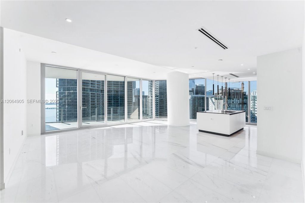 300 Biscayne Blvd Way 3507, Miami, FL 33131