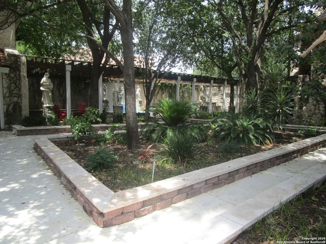 403 W Elsmere Pl Apt 4, San Antonio, TX 78212