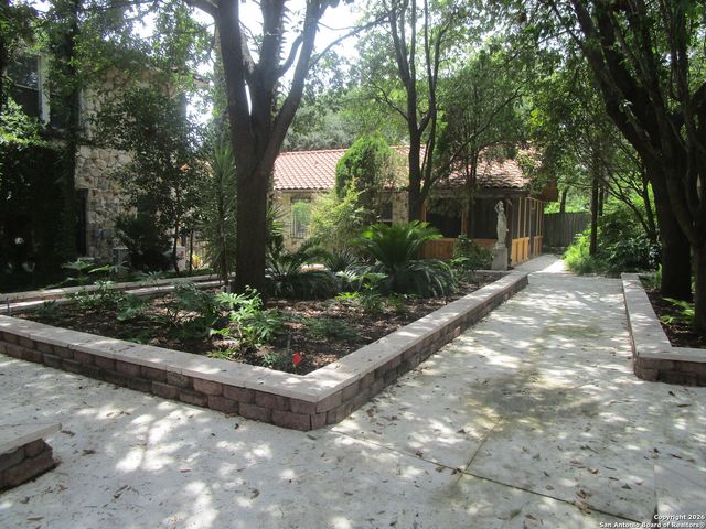 403 W Elsmere Pl Apt 4, San Antonio, TX 78212