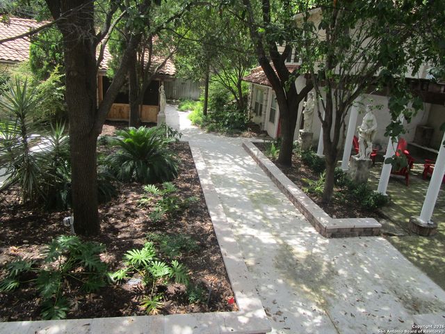 403 W Elsmere Pl Apt 4, San Antonio, TX 78212