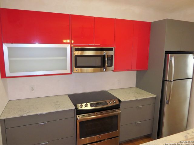 403 W Elsmere Pl Apt 4, San Antonio, TX 78212