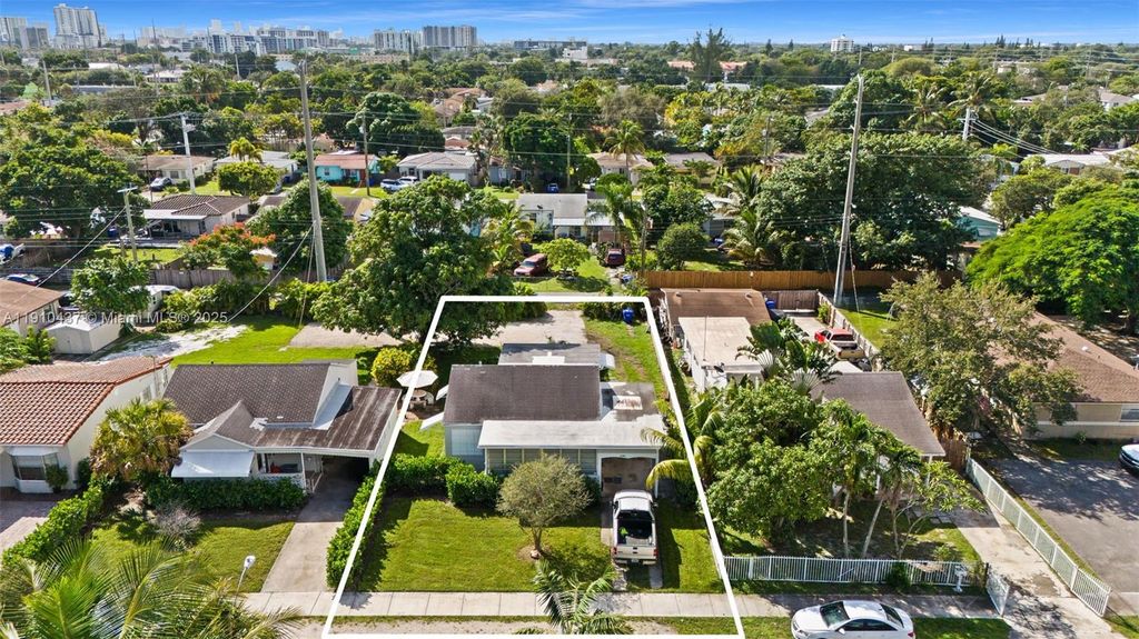 2234 Cleveland St, Hollywood, FL 33020