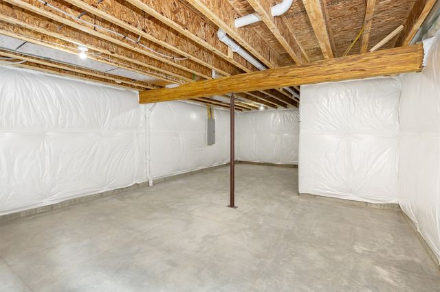 6633 River Bend Drive, Johnston, IA 50131