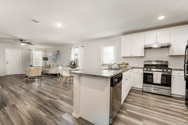 12923 LINKS BCH, San Antonio, TX 78221