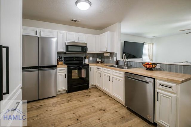 17 Raintree Way, Port Wentworth, GA 31407