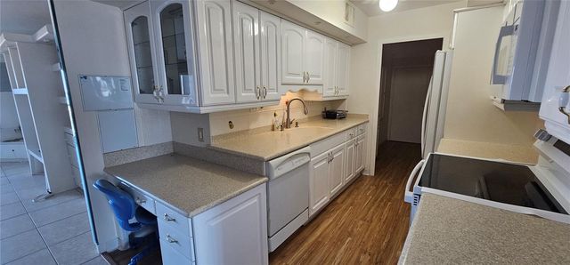 10355 PARADISE BOULEVARD 710, Treasure Island, FL 33706