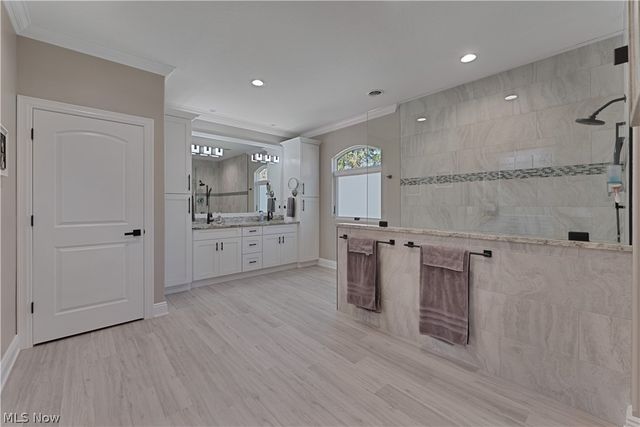 2900 Whispering Pines Drive, Canfield, OH 44406