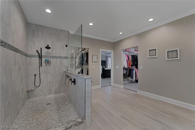 2900 Whispering Pines Drive, Canfield, OH 44406