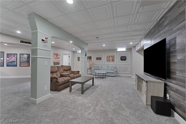 2900 Whispering Pines Drive, Canfield, OH 44406