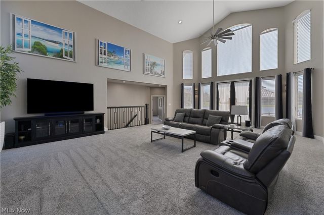 2900 Whispering Pines Drive, Canfield, OH 44406