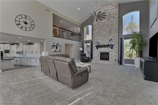 2900 Whispering Pines Drive, Canfield, OH 44406