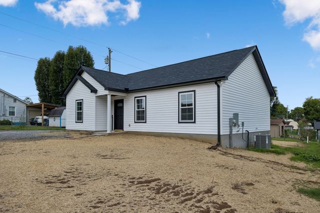 102 Hills St, Woodbury, TN 37190