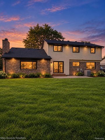 6128 Anne Drive, West Bloomfield Charter Township, MI 48322