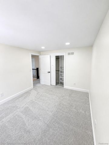 6128 Anne Drive, West Bloomfield Charter Township, MI 48322