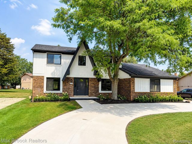 6128 Anne Drive, West Bloomfield Charter Township, MI 48322