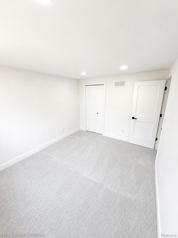 6128 Anne Drive, West Bloomfield Charter Township, MI 48322