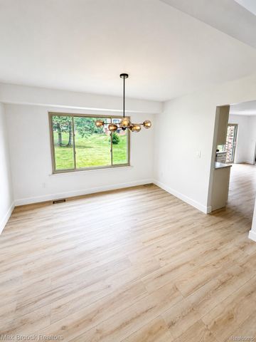 6128 Anne Drive, West Bloomfield Charter Township, MI 48322