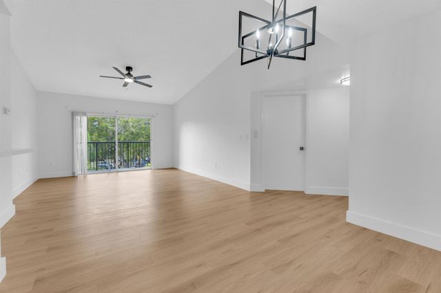 400 Crestwood Court N 420, Royal Palm Beach, FL 33411