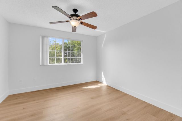 400 Crestwood Court N 420, Royal Palm Beach, FL 33411