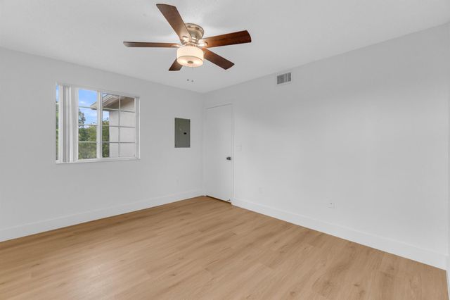 400 Crestwood Court N 420, Royal Palm Beach, FL 33411