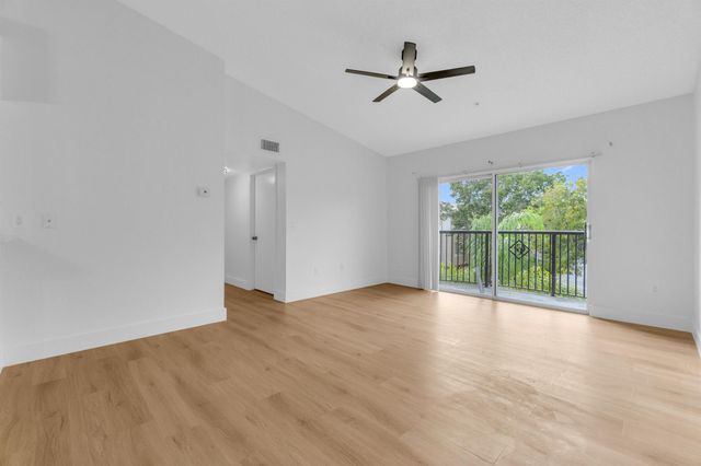 400 Crestwood Court N 420, Royal Palm Beach, FL 33411