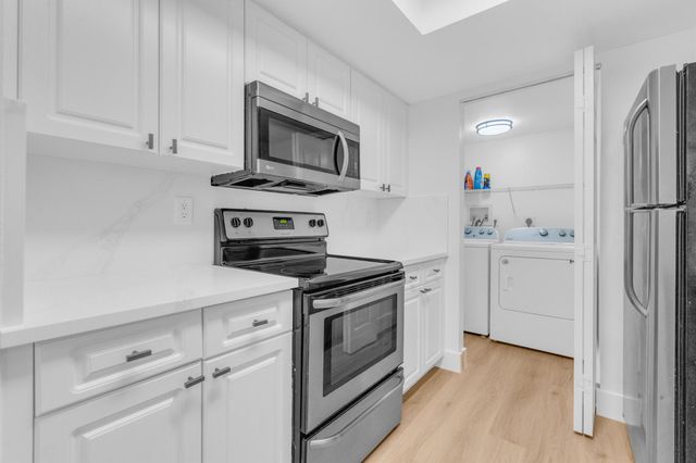 400 Crestwood Court N 420, Royal Palm Beach, FL 33411