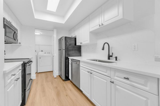 400 Crestwood Court N 420, Royal Palm Beach, FL 33411