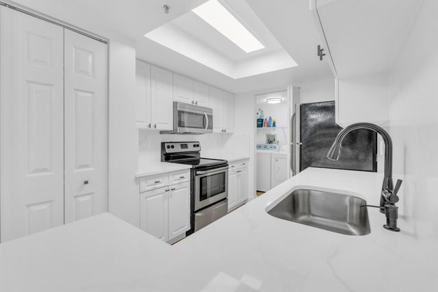 400 Crestwood Court N 420, Royal Palm Beach, FL 33411