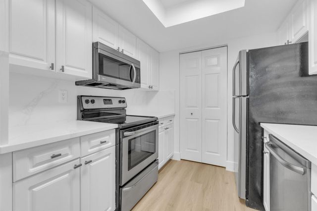 400 Crestwood Court N 420, Royal Palm Beach, FL 33411