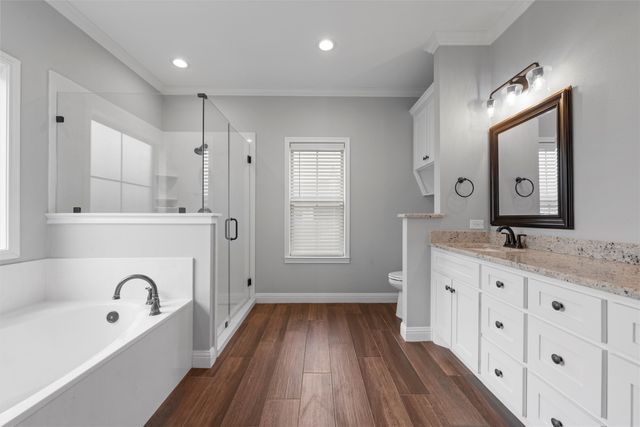 717 Wintergreen Drive, Hewitt, TX 76643