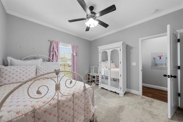 717 Wintergreen Drive, Hewitt, TX 76643