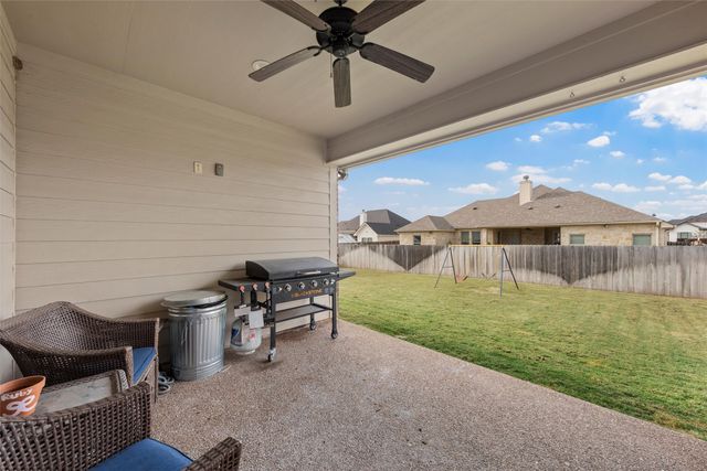 717 Wintergreen Drive, Hewitt, TX 76643