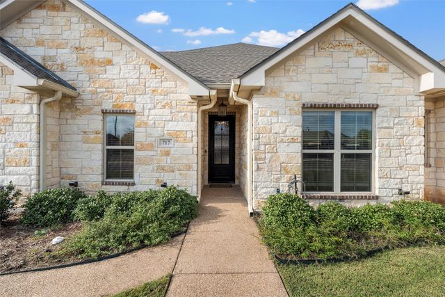 717 Wintergreen Drive, Hewitt, TX 76643