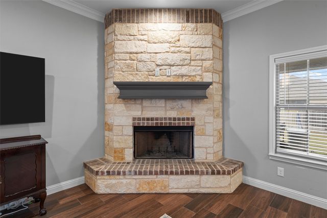 717 Wintergreen Drive, Hewitt, TX 76643