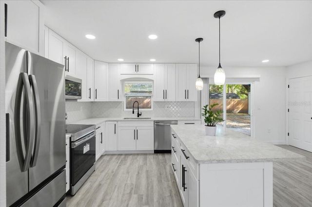 2415 SUTTON ROAD, Lakeland, FL 33810