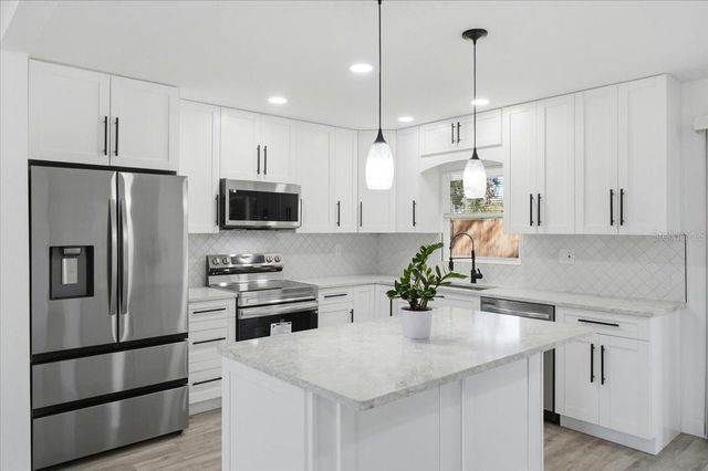 2415 SUTTON ROAD, Lakeland, FL 33810