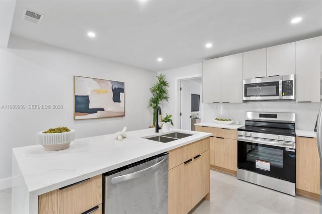 560 NE 110th Ter, Miami, FL 33161