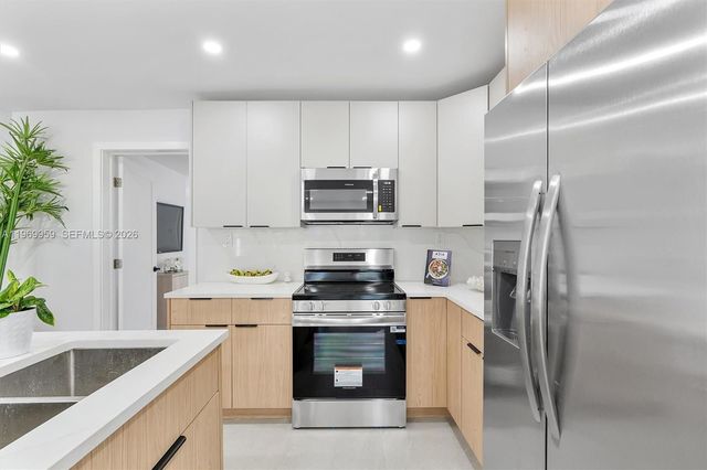 560 NE 110th Ter, Miami, FL 33161