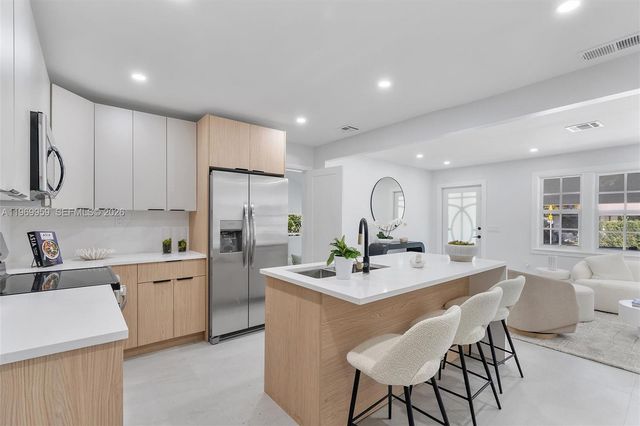 560 NE 110th Ter, Miami, FL 33161