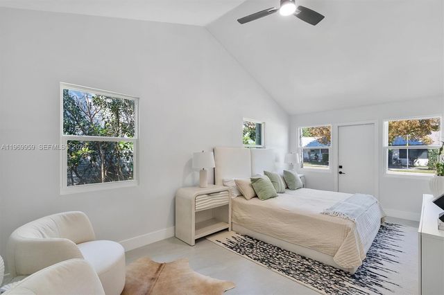 560 NE 110th Ter, Miami, FL 33161