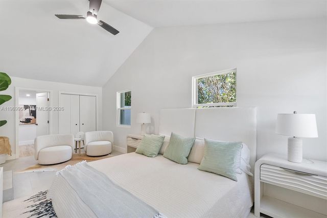 560 NE 110th Ter, Miami, FL 33161