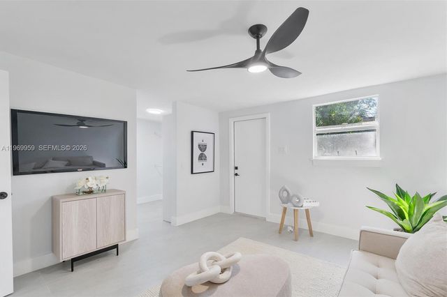 560 NE 110th Ter, Miami, FL 33161