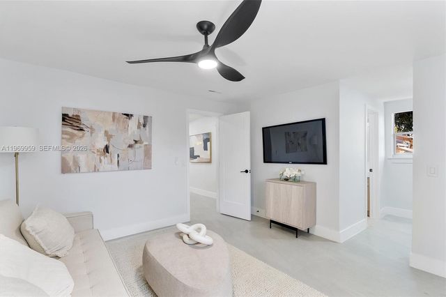 560 NE 110th Ter, Miami, FL 33161