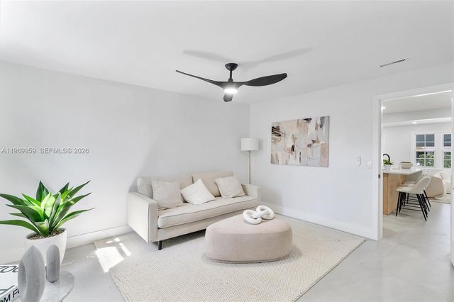 560 NE 110th Ter, Miami, FL 33161