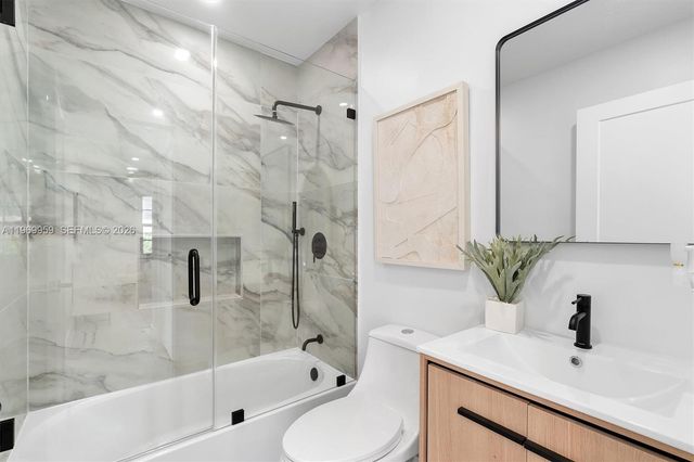 560 NE 110th Ter, Miami, FL 33161