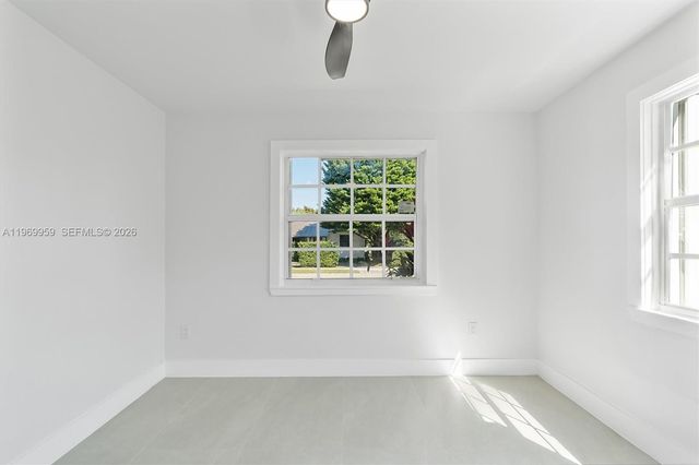 560 NE 110th Ter, Miami, FL 33161