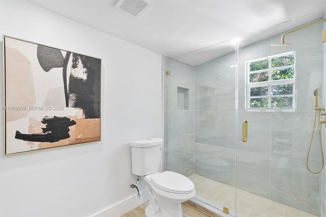 560 NE 110th Ter, Miami, FL 33161